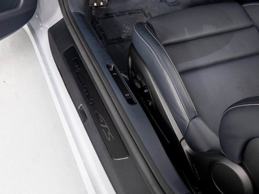 Certified 2025 Porsche 911 Carrera GTS RWD image 22