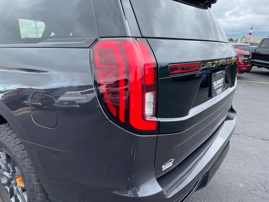 Used 2025 Ford Expedition Tremor AWD/4WD image 48