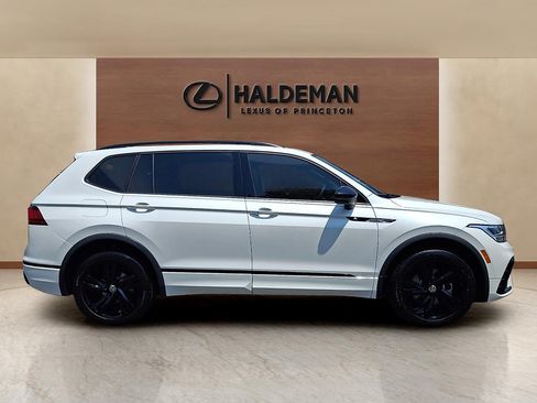 Used 2023 Volkswagen Tiguan SE R-Line AWD/4WD image 7