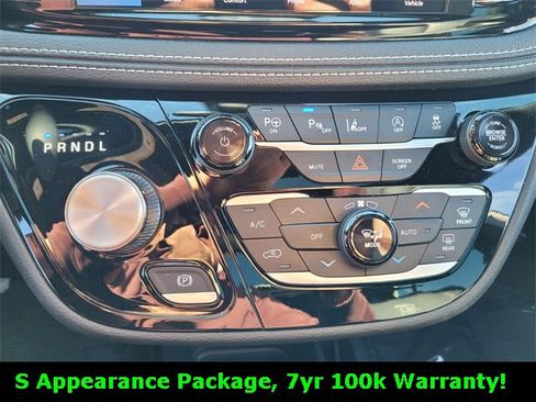 Used 2023 Chrysler Pacifica Touring-L w/ S Appearance Package image 26