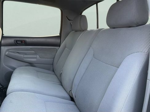 Used 2010 Toyota Tacoma 4x4 Double Cab w/ TRD Sport Pkg image 17