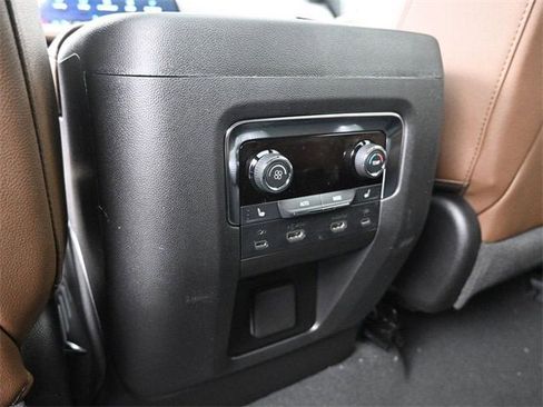 New 2026 Chevrolet Suburban High Country image 36