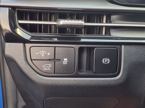 Certified 2026 Kia Sportage EX FWD image 6