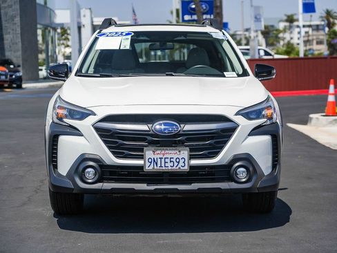 Certified 2025 Subaru Outback Premium AWD/4WD image 5