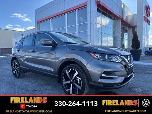 Used 2022 Nissan Rogue Sport SL image 1