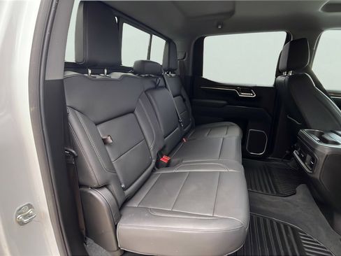 Used 2025 Chevrolet Silverado 1500 LT w/ Leather Package image 18