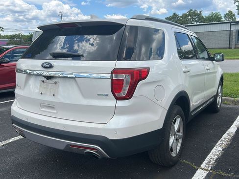 Used 2016 Ford Explorer XLT w/ Equipment Group 202A AWD/4WD image 5