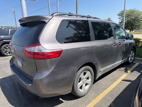 Used 2015 Toyota Sienna LE FWD image 5