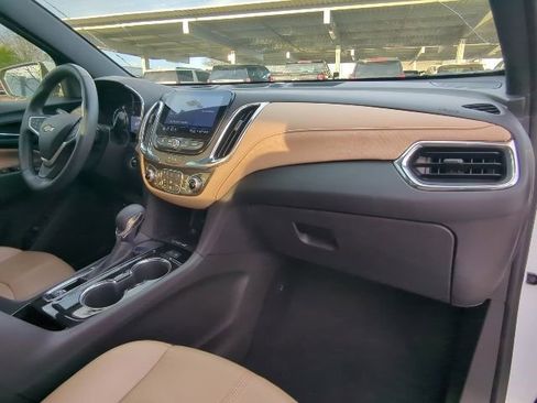 Used 2023 Chevrolet Equinox Premier image 27