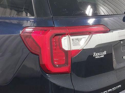 Used 2022 GMC Acadia Denali w/ Denali Ultimate Package image 39