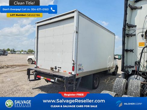 Used 2020 Chevrolet Express 4500 RWD image 4