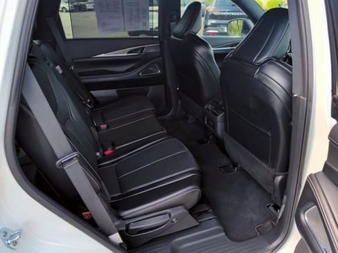 Certified 2025 INFINITI QX60 Luxe w/ Black Edition image 13