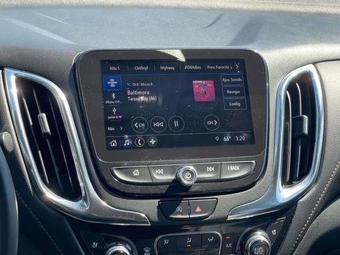 Used 2022 Chevrolet Equinox Premier FWD image 17