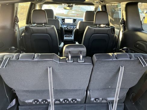 New 2026 Chrysler Pacifica Limited w/ S Appearance Package AWD/4WD image 40