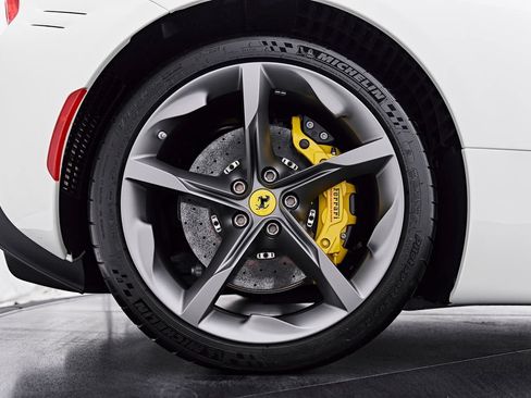 Used 2022 Ferrari SF90 Spider AWD/4WD image 37