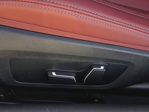 Certified 2025 BMW 230i Coupe w/ Convenience Package image 28