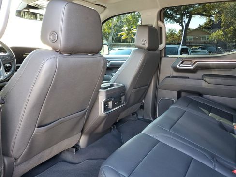 Used 2023 GMC Sierra 1500 SLT w/ SLT Premium Package image 10