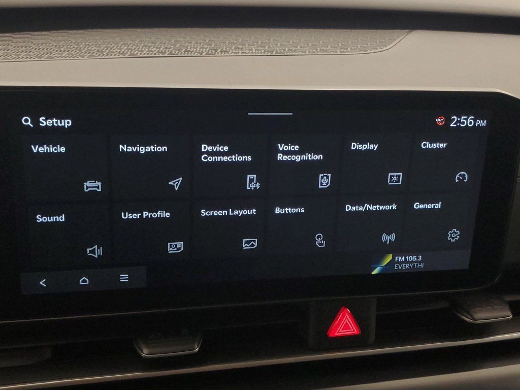 Used 2025 Kia Carnival FWD image 19