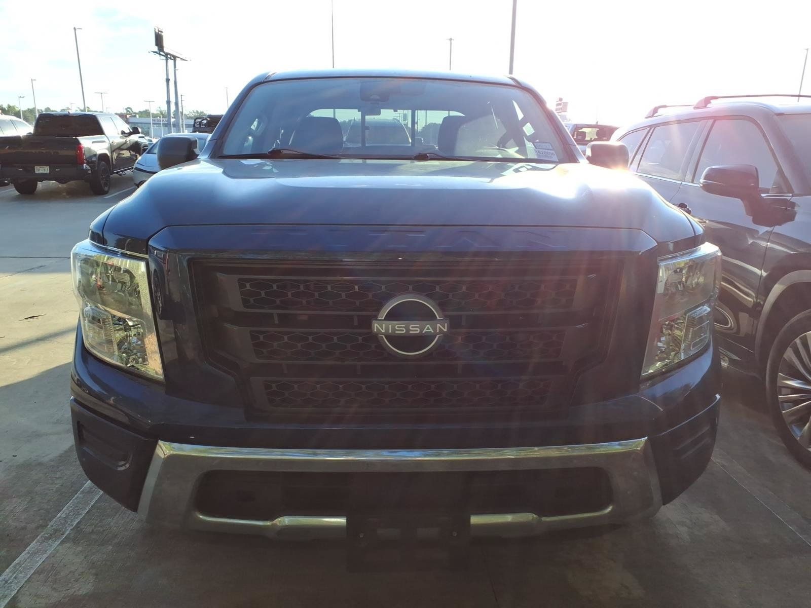 Used 2023 Nissan Titan SV w/ Accessory Utility Package RWD image 3