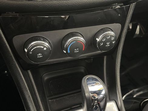 Used 2013 Chrysler 200 LX image 16