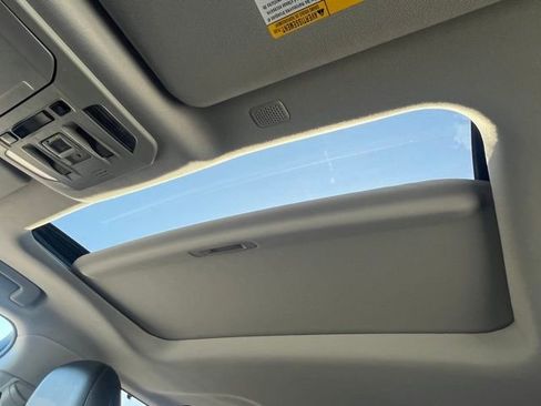Used 2021 Toyota Highlander Limited FWD image 43