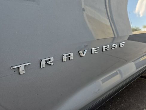 Used 2025 Chevrolet Traverse LT FWD image 36