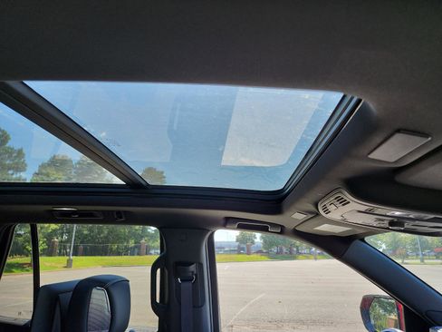 New 2025 GMC Yukon AT4 Ultimate w/ LPO, Floor Liner Package image 7