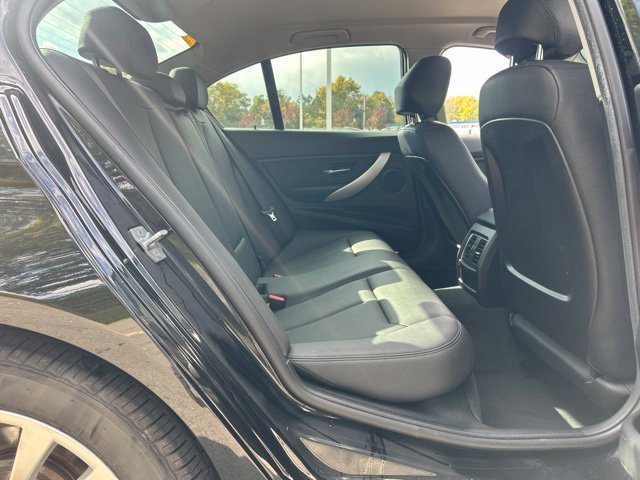 Used 2018 BMW 320i xDrive Sedan AWD/4WD image 30