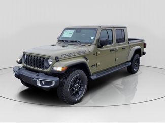 New 2025 Jeep Gladiator Sport video 2