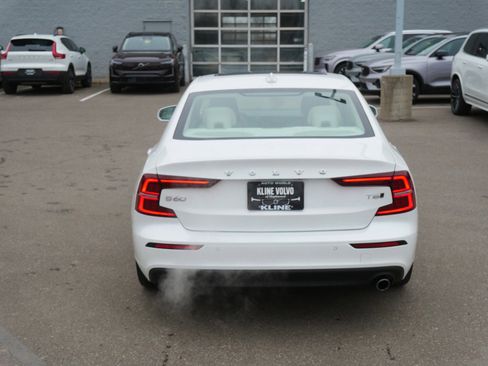 Used 2019 Volvo S60 T6 Momentum w/ Premium Package image 6