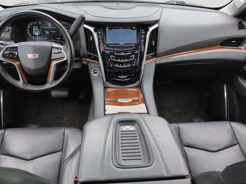 Used 2020 Cadillac Escalade Luxury image 19