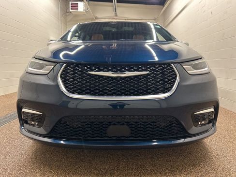 Used 2024 Chrysler Pacifica Pinnacle w/ Trailer Tow Group image 6