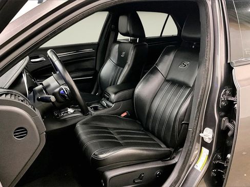 Used 2021 Chrysler 300 S image 21