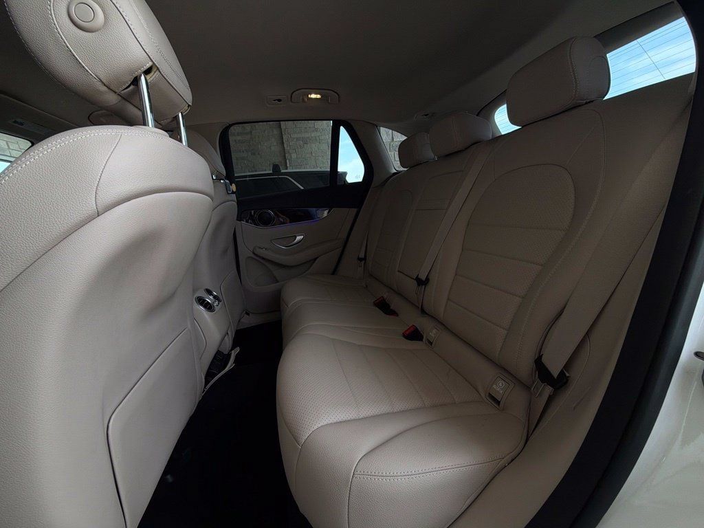 Used 2022 Mercedes-Benz GLC 300 w/ Premium Package Lite image 23