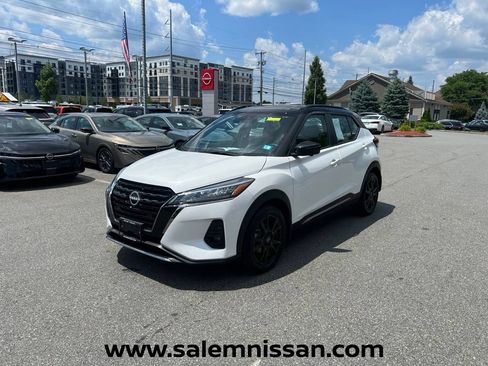 Used 2023 Nissan Kicks SR FWD image 3