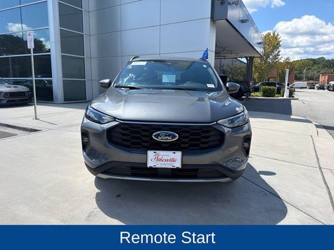 Used 2025 Ford Escape ST-Line Select AWD/4WD image 3