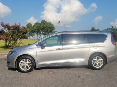 Used 2017 Chrysler Pacifica Touring-L w/ Tire & Wheel Group