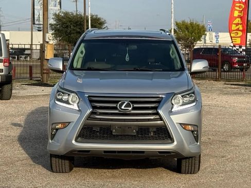 Used 2016 Lexus GX 460 image 2