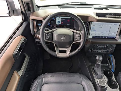 Used 2023 Ford Bronco Outer Banks AWD/4WD image 14