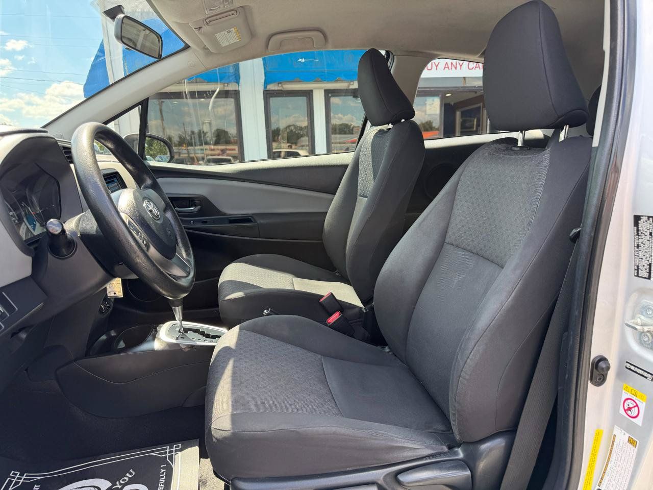 Used 2015 Toyota Yaris LE FWD image 11