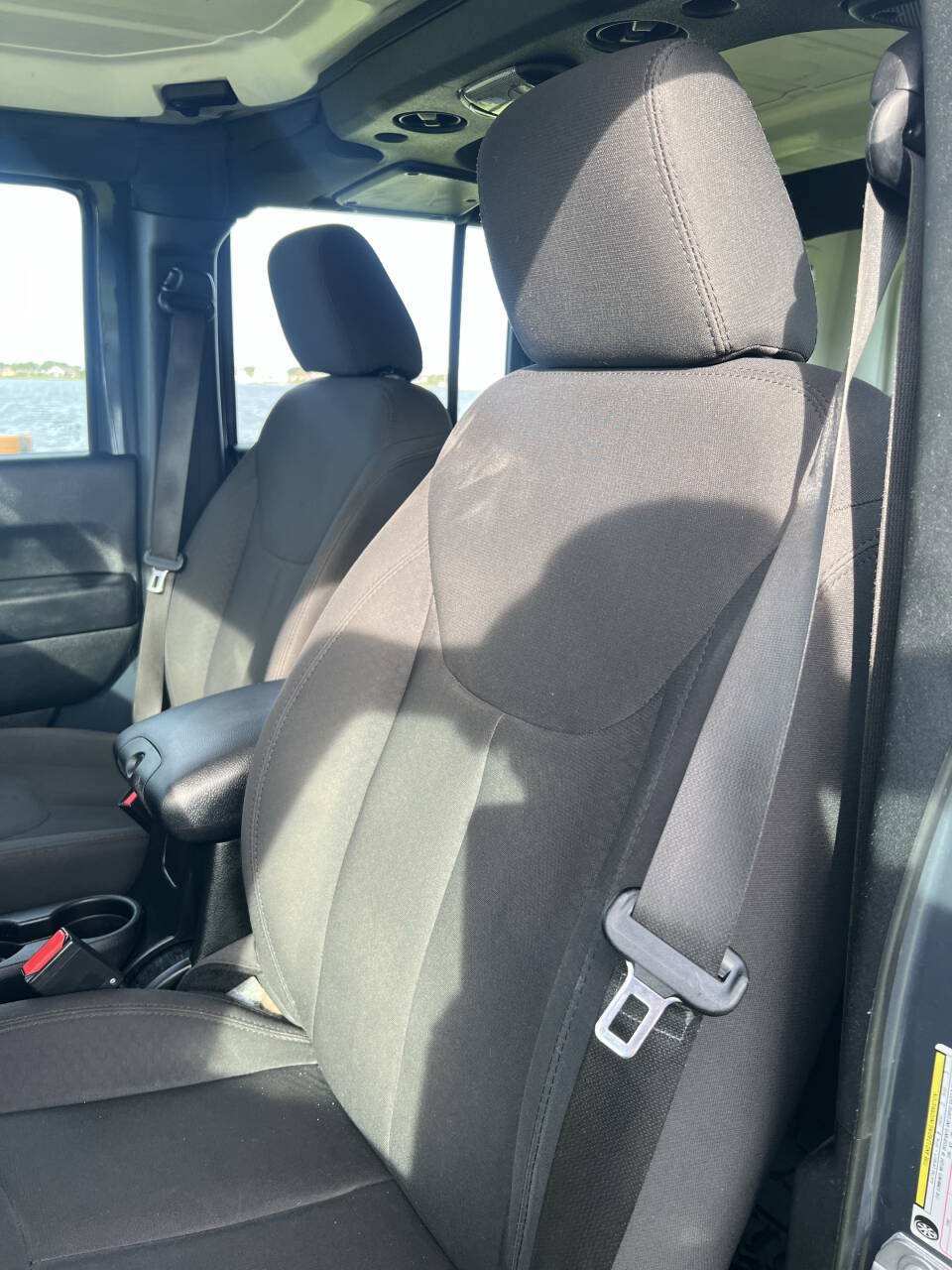 Used 2018 Jeep Wrangler Unlimited Sport w/ Connectivity Group AWD/4WD image 15