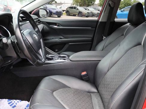 Used 2019 Toyota Camry XSE FWD image 13