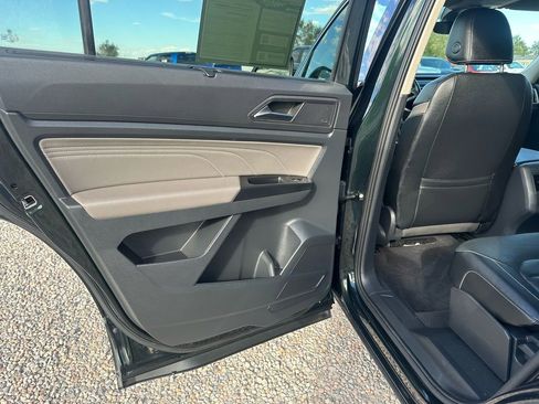 Used 2021 Volkswagen Atlas SEL Premium image 30