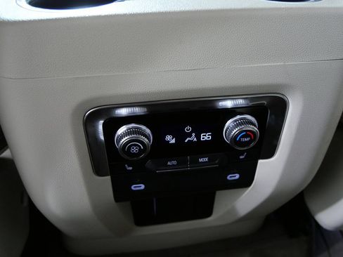 Used 2022 GMC Yukon XL Denali AWD/4WD image 20