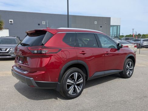 Certified 2025 Nissan Rogue SL AWD/4WD image 4