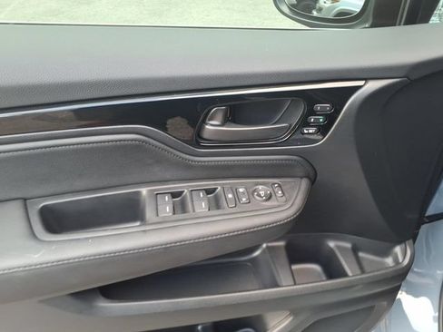 Used 2025 Honda Odyssey Touring image 11