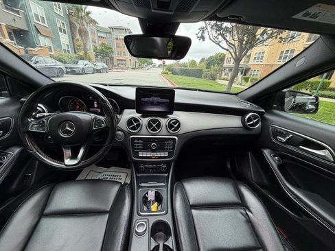 Used 2018 Mercedes-Benz GLA 250 image 44