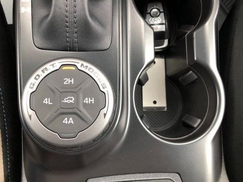 Used 2024 Ford Bronco Wildtrak image 12