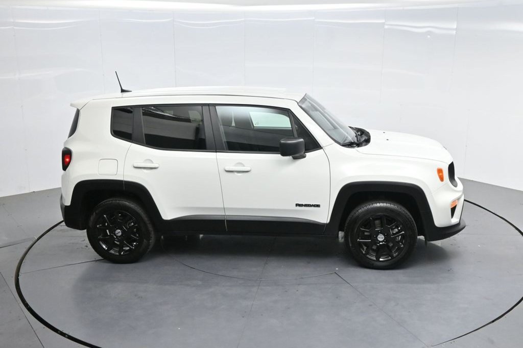 Used 2023 Jeep Renegade Latitude AWD/4WD image 13