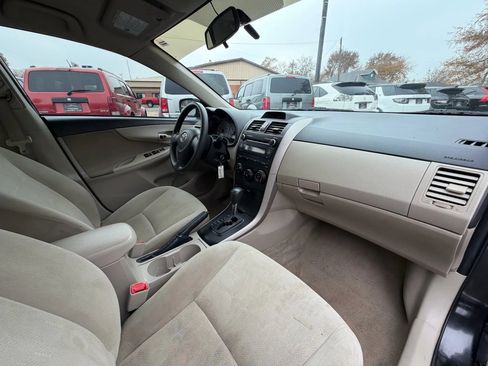 Used 2013 Toyota Corolla L image 20